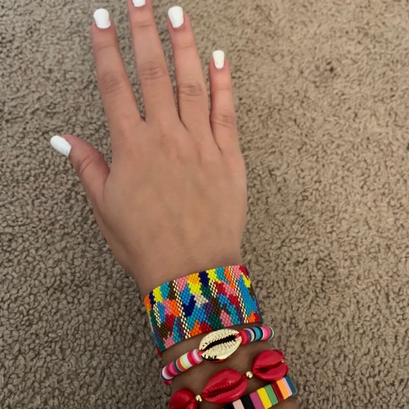 Bracelets - Picture 3 of 7